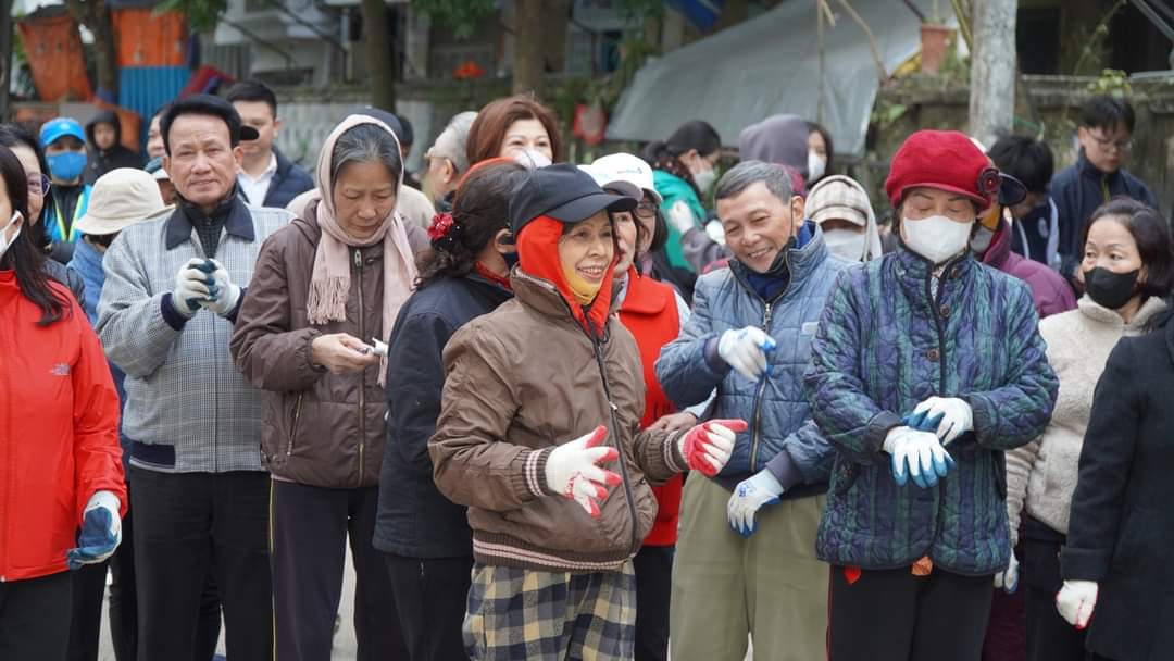 “Đánh thức” bãi giữa sông Hồng