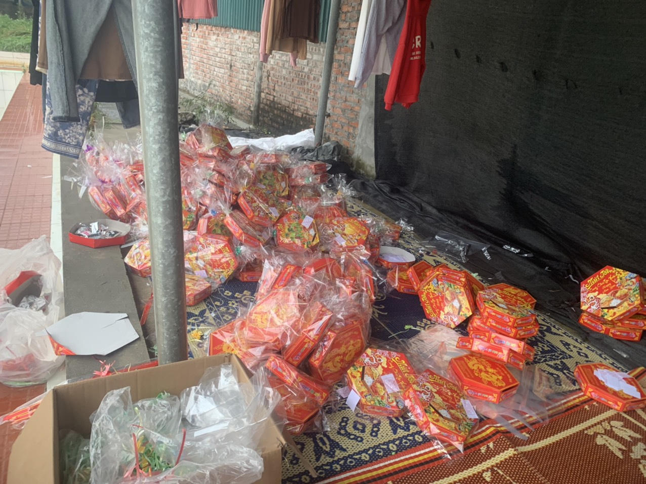 Phát hiện cơ sở sản xuất mứt Tết giả số lượng lớn