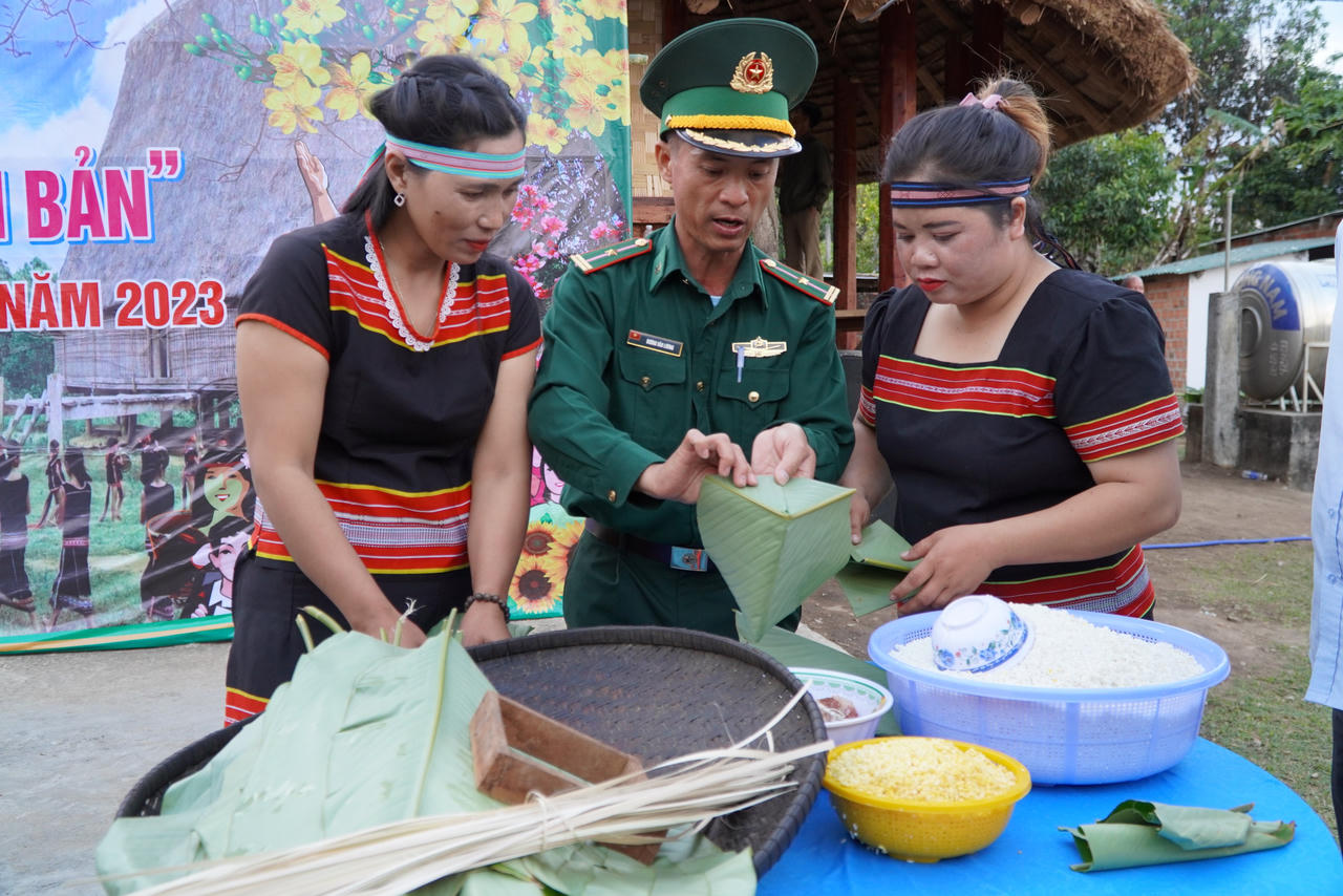 Mang thêm tươi vui, đầm ấm cho những mùa xuân biên cương