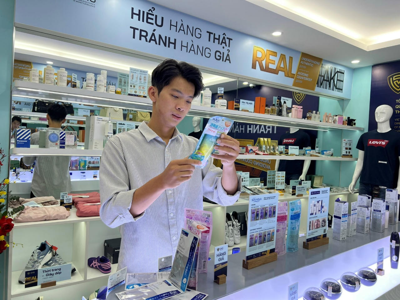 Rohto quyết chặn hàng giả, hàng xách tay dịp Tết Nguyên đán 2024