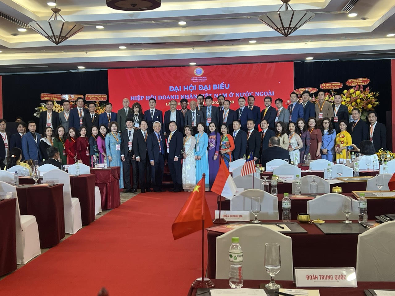 Cộng đồng doanh nhân Việt Nam tại nước ngoài đồng lòng hướng về quê hương