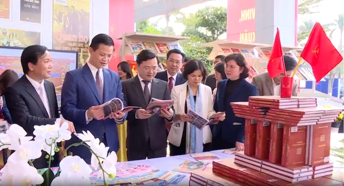 Tưng bừng Hội báo xuân Quảng Ninh, Bắc Ninh