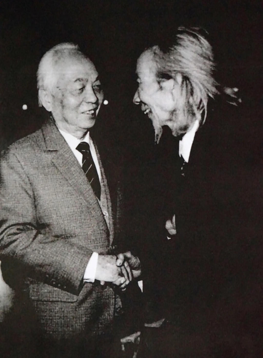 “Lá cờ đỏ sao vàng tung bay ở đâu, lời Quốc ca vang lên đến đó”