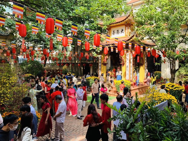 Làm gì trong ngày mùng 1 Tết Giáp Thìn để cả năm may mắn, thuận lợi, hanh thông?