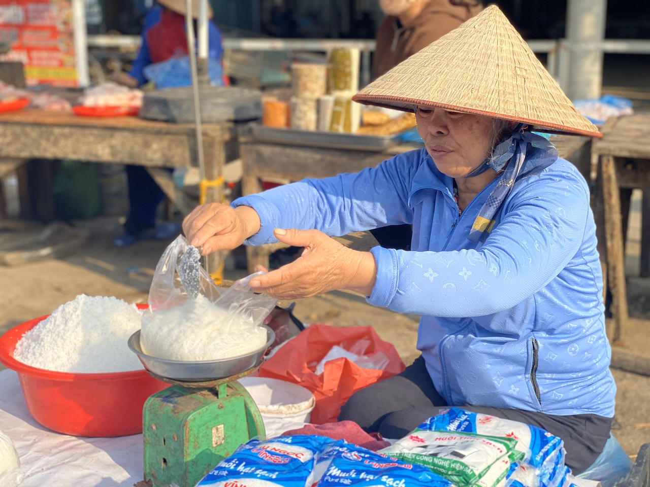 Tưng bừng mở hàng mùng 3 Tết