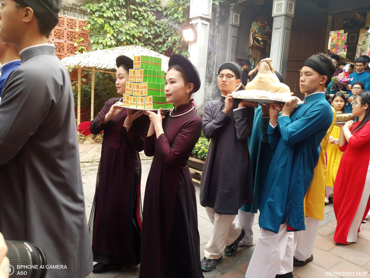 Mùa lễ hội và ký ức nguồn cội