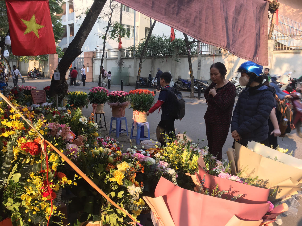 Thị trường hoa tươi trầm lắng trước thềm 8/3