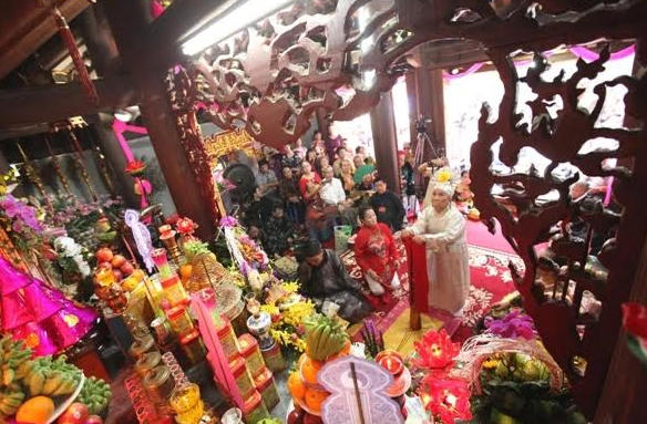 Tín ngưỡng thờ Mẫu: Cần chấn chỉnh “đồng đua”, “đồng đú”