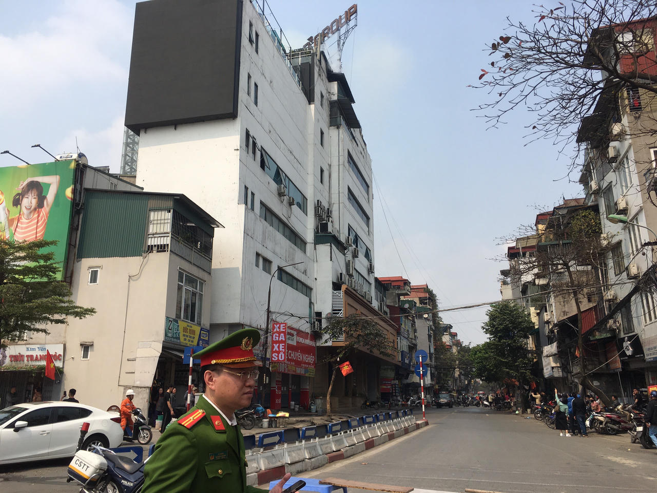 Cháy lớn tại tòa nhà cao tầng ở phố Ô Chợ Dừa, Hà Nội