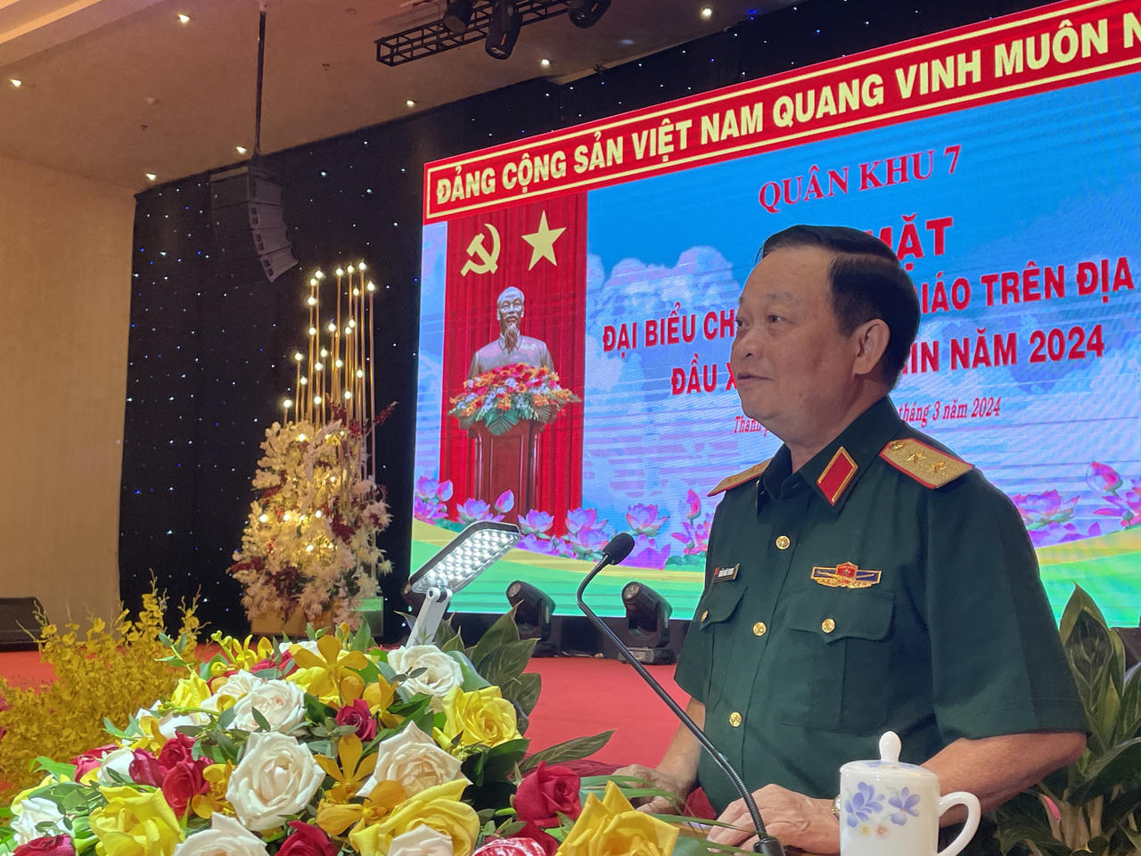 Quân khu 7 thúc đẩy đoàn kết với các tổ chức tôn giáo trên địa bàn