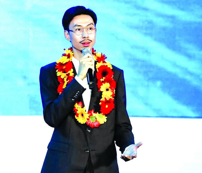 Đen Vâu - chàng rapper luôn biết cho đi...