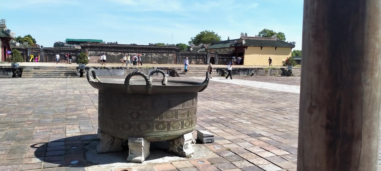 Cuộc sống của vua nhà Nguyễn trong mắt viên bác sĩ Pháp