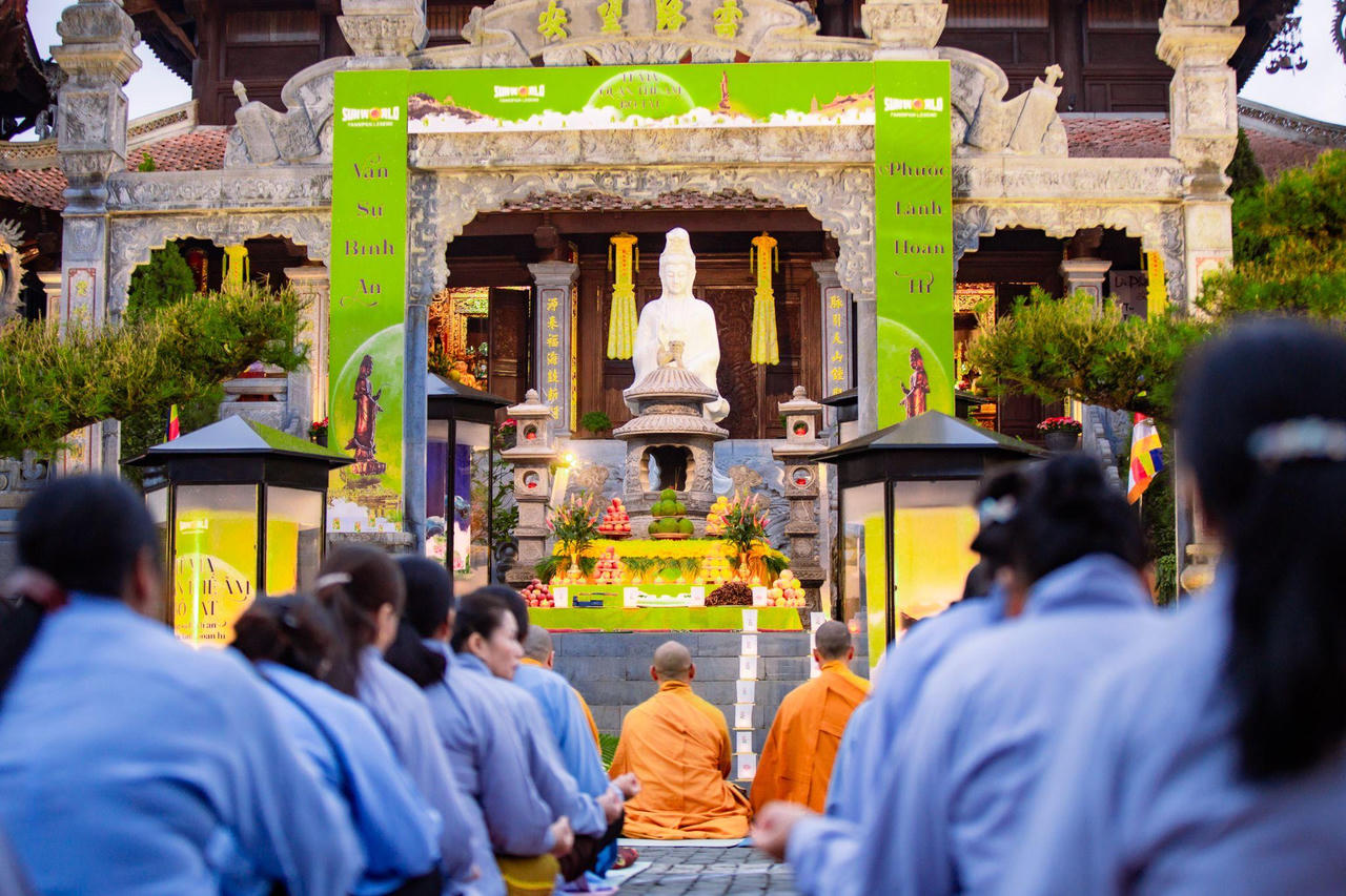 Linh thiêng Lễ Vía Quán Thế Âm Bồ Tát đản sinh trên đỉnh Fansipan 