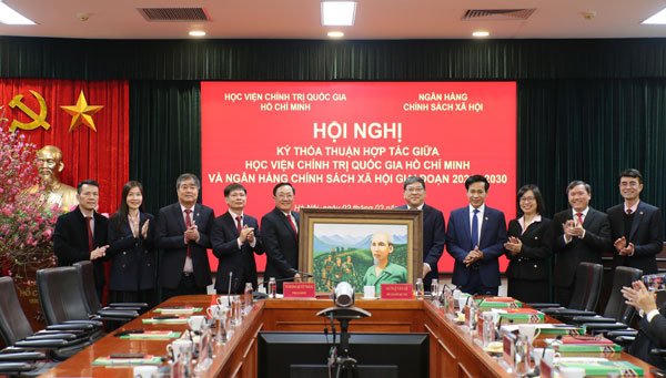 Ký kết thỏa thuận hợp tác giữa Học viện Chính trị quốc gia Hồ Chí Minh và NHCSXH