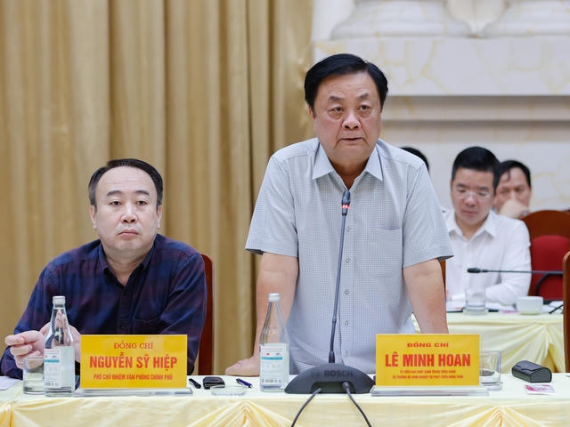 Thủ tướng: Hòa Bình cần đặc biệt chú trọng đầu tư cho con người và hạ tầng chiến lược