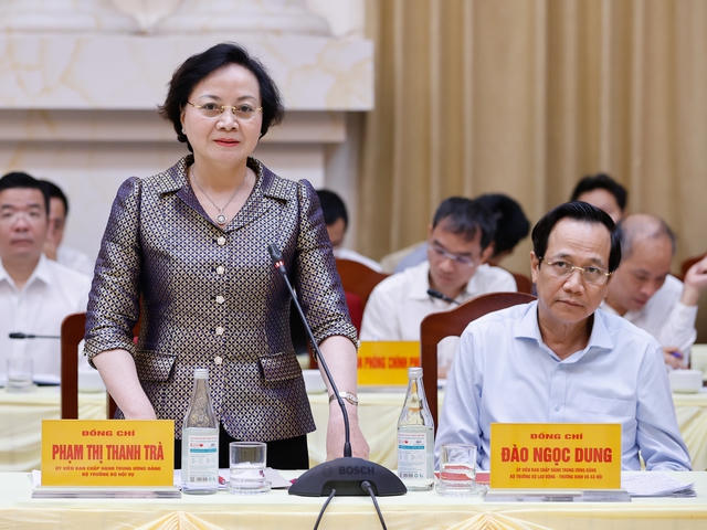 Thủ tướng: Hòa Bình cần đặc biệt chú trọng đầu tư cho con người và hạ tầng chiến lược
