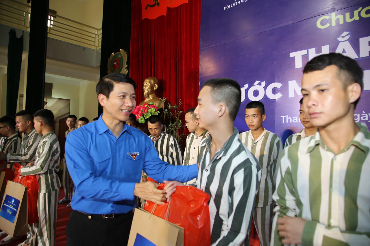 “Thắp sáng ước mơ hoàn lương”: Mong những nẻo về lương thiện