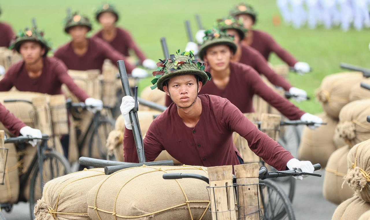 Tổng duyệt diễu binh kỷ niệm Chiến thắng Điện Biên Phủ