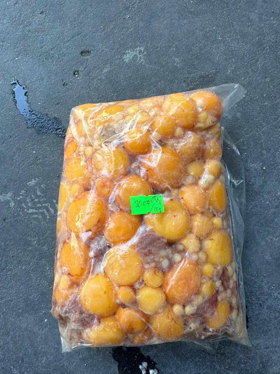 Phát hiện, tạm giữ gần 8 tấn thực phẩm đông lạnh trôi nổi tại TP Hồ Chí Minh