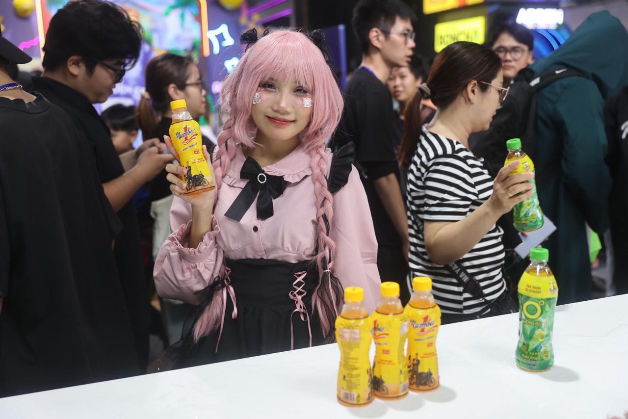 Nước tăng lực Number 1 gây bất ngờ tại sự kiện GameVerse 2024