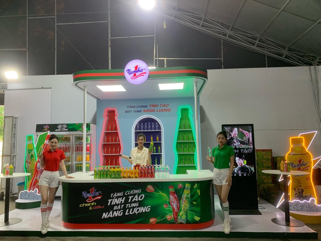 Nước tăng lực Number 1 gây bất ngờ tại sự kiện GameVerse 2024