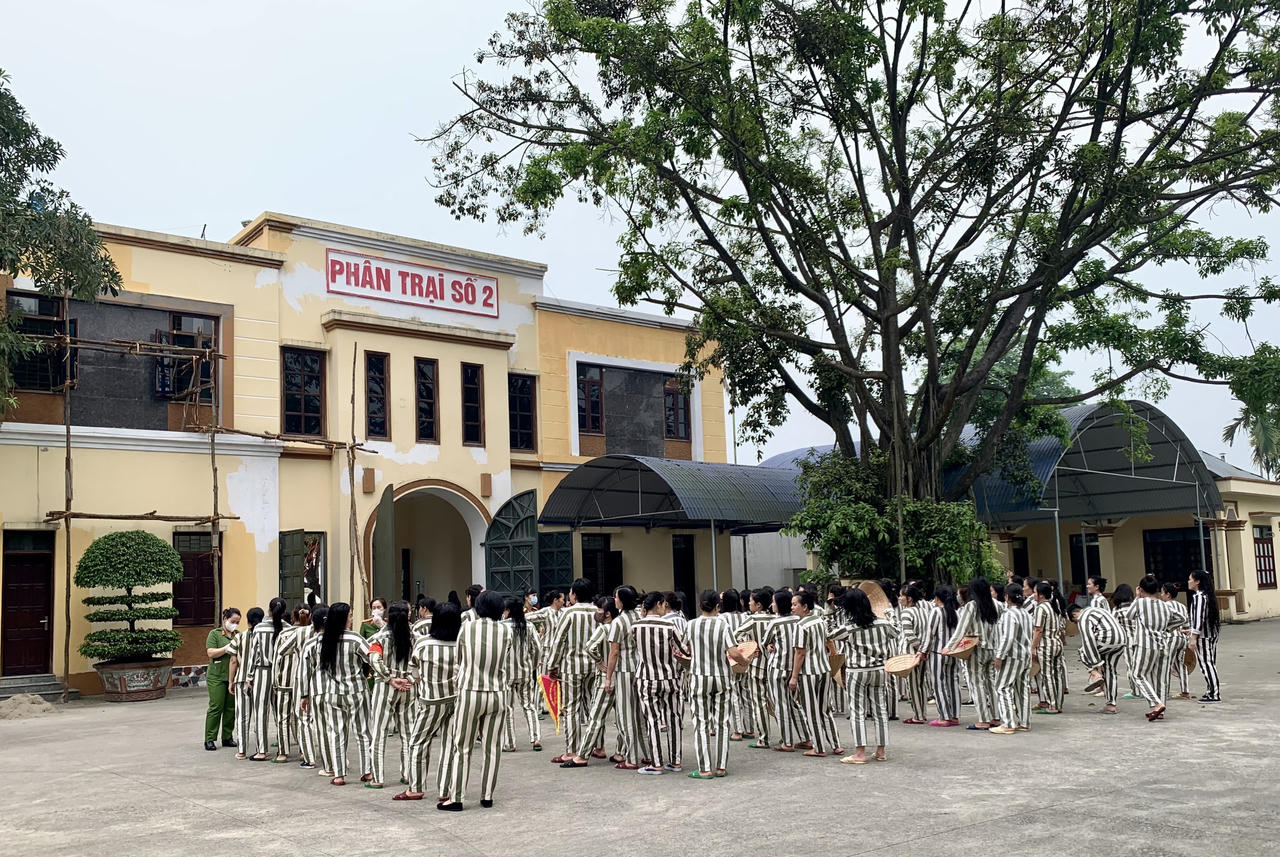 Sức mạnh cảm hóa trên hành trình cải tạo, hoàn lương: Bài 5: Người mẹ bỏ quê đi rửa chén thuê chỉ để gần Trại giam Thủ Đức