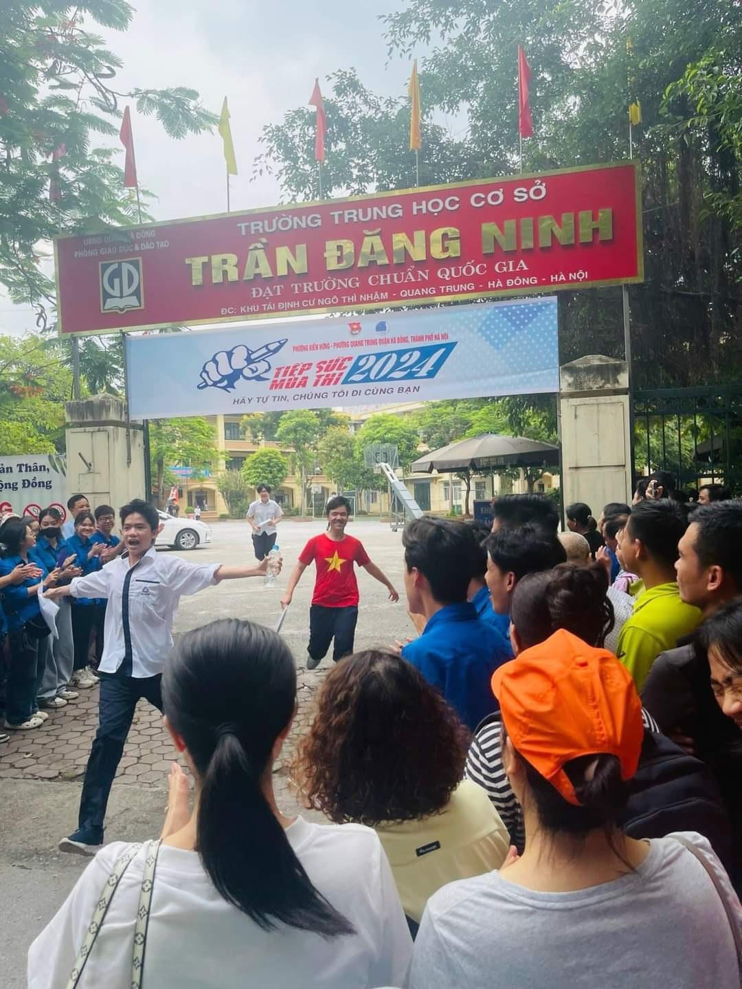 Còn đó, tháng 6 mùa thi