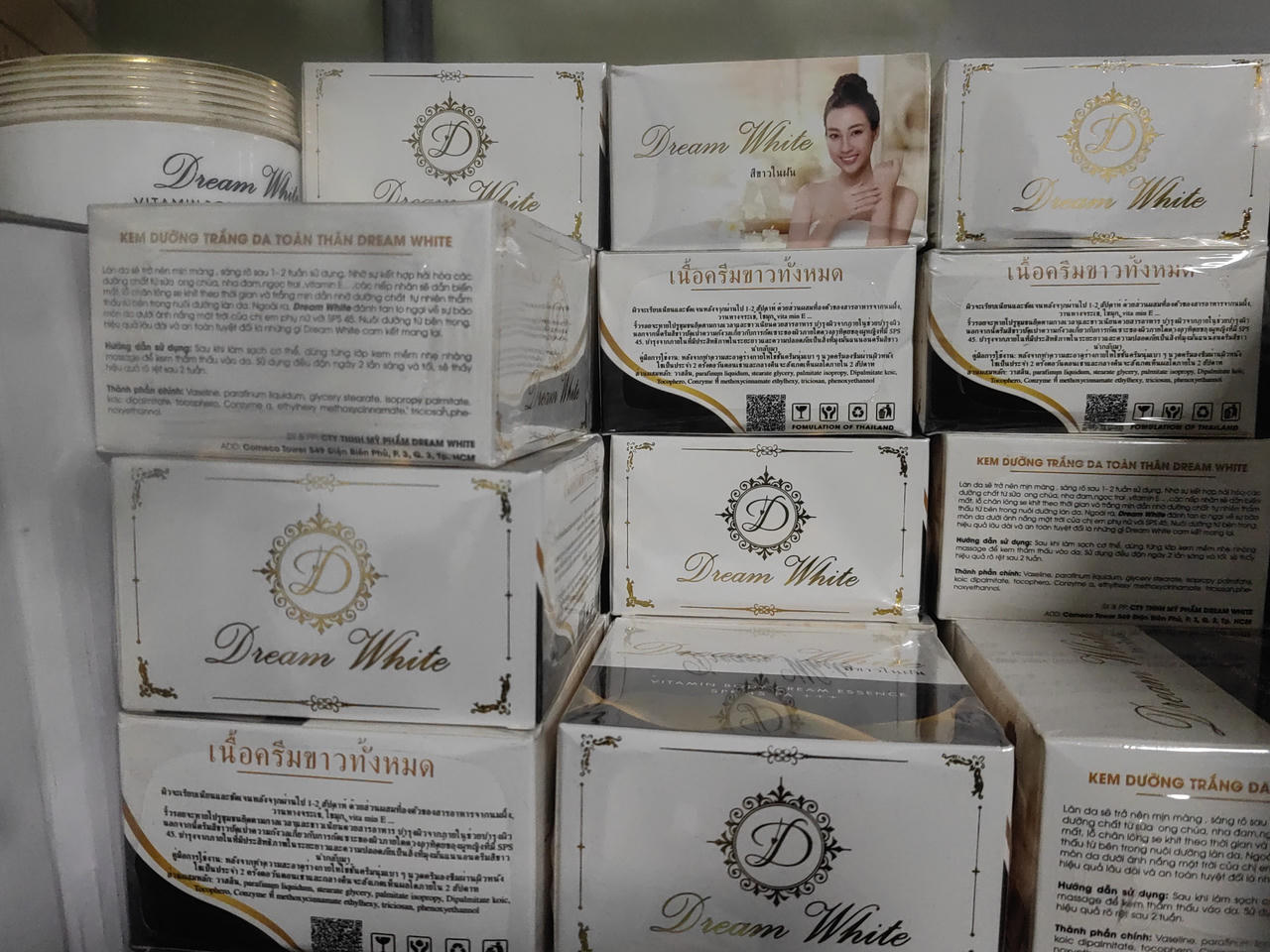 Phát hiện 10 tấn hàng hóa nghi giả mạo nhãn hiệu tại một cơ sở chuyên livestream tại Cà Mau