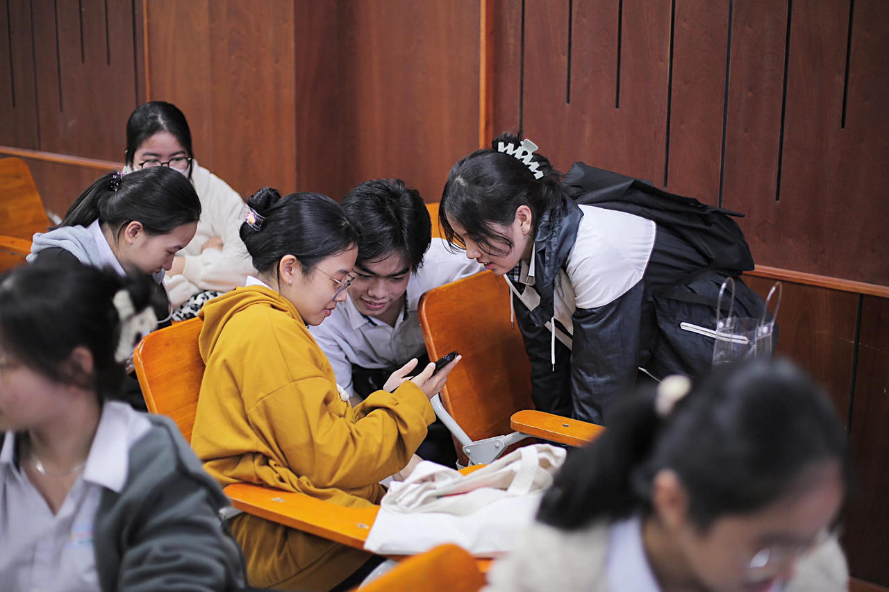 Điện thoại thông minh - công cụ đa năng, đa nhiệm để nhà báo tác nghiệp