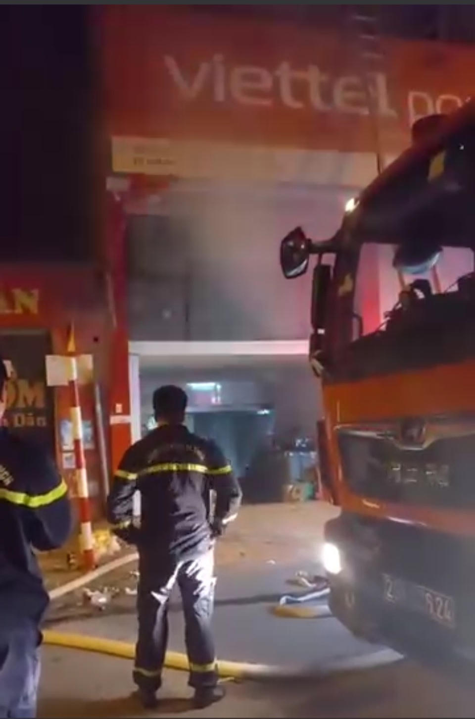 Cháy kho hàng của Viettel Post ở Hà Nội vào rạng sáng
