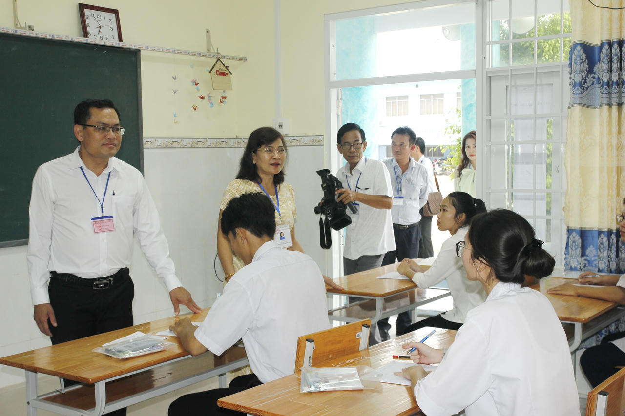 'Tiếp sức' cho sĩ tử cả nước 'vượt' kỳ thi tốt nghiệp THPT