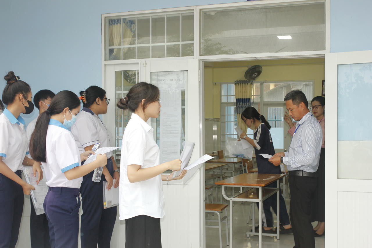 'Tiếp sức' cho sĩ tử cả nước 'vượt' kỳ thi tốt nghiệp THPT