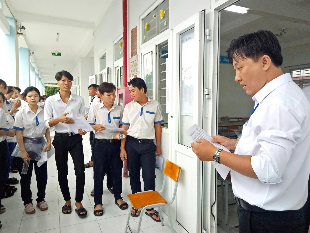 'Tiếp sức' cho sĩ tử cả nước 'vượt' kỳ thi tốt nghiệp THPT