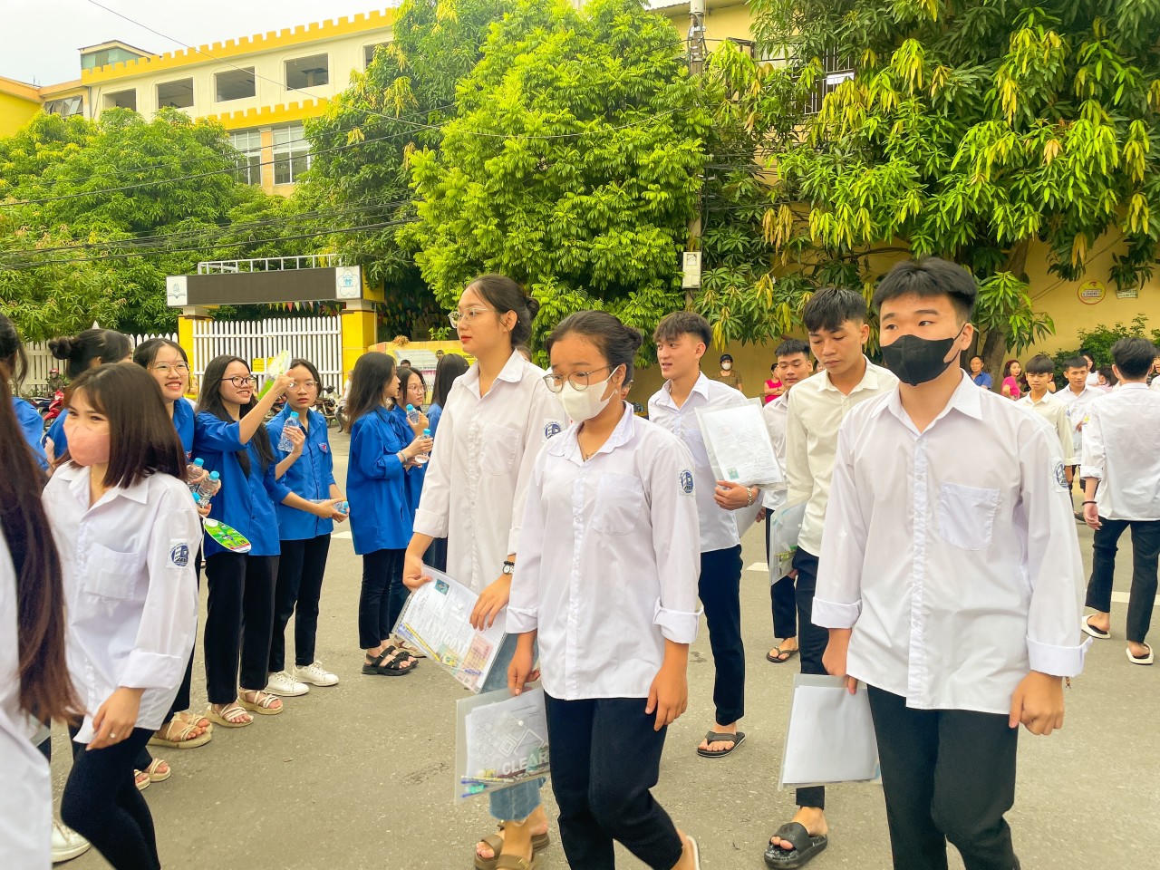 'Tiếp sức' cho sĩ tử cả nước 'vượt' kỳ thi tốt nghiệp THPT