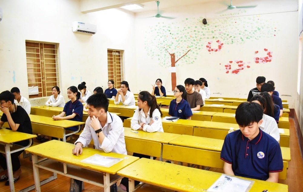 'Tiếp sức' cho sĩ tử cả nước 'vượt' kỳ thi tốt nghiệp THPT