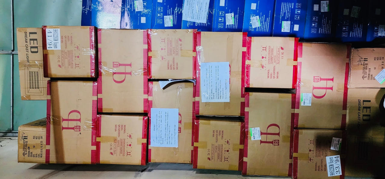 Thu giữ hàng nghìn sản phẩm có dấu hiệu nhập lậu, trị giá hơn 1 tỷ đồng