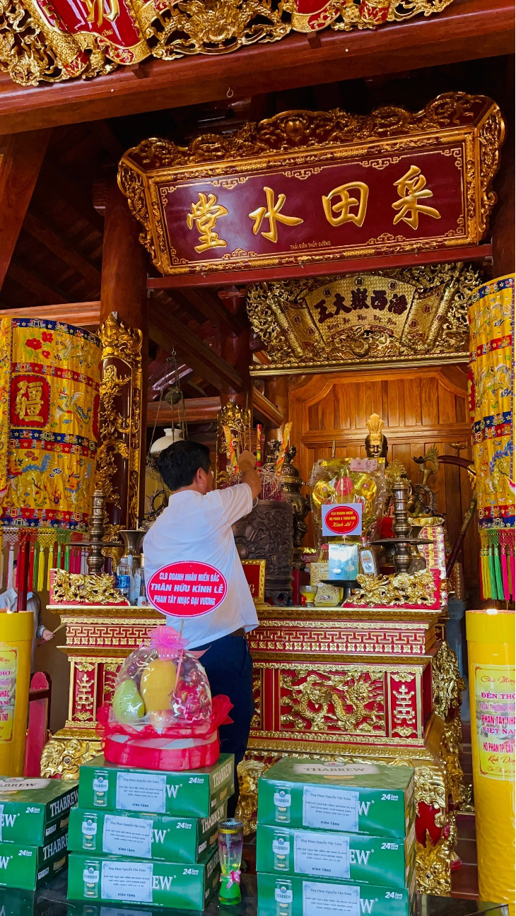 Câu lạc bộ doanh nhân họ Phan miền Bắc và thân hữu tổ chức hành trình về nguồn miền Trung