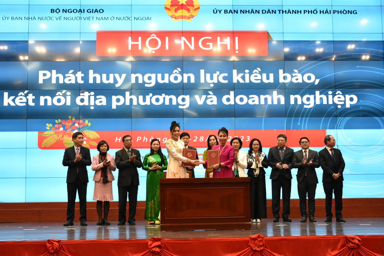 Kiều bào đồng hành cùng sự phát triển của đất nước: Kỳ 1 - Đi để trở về xây dựng quê hương