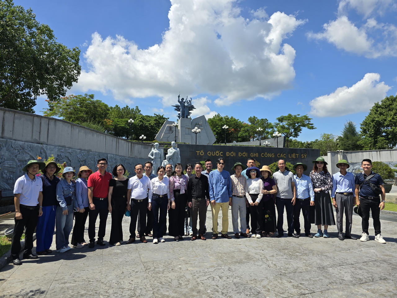 Có một hành trình tháng bảy