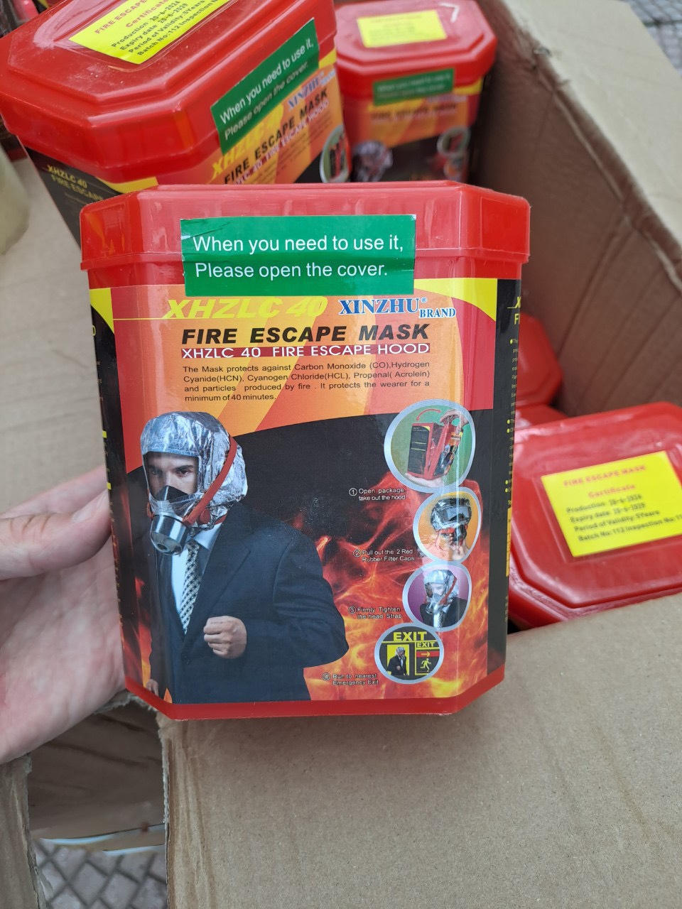 Thu giữ 400 mặt nạ chống độc có dấu hiệu nhập lậu tại khu công nghiệp Ngọc Hồi