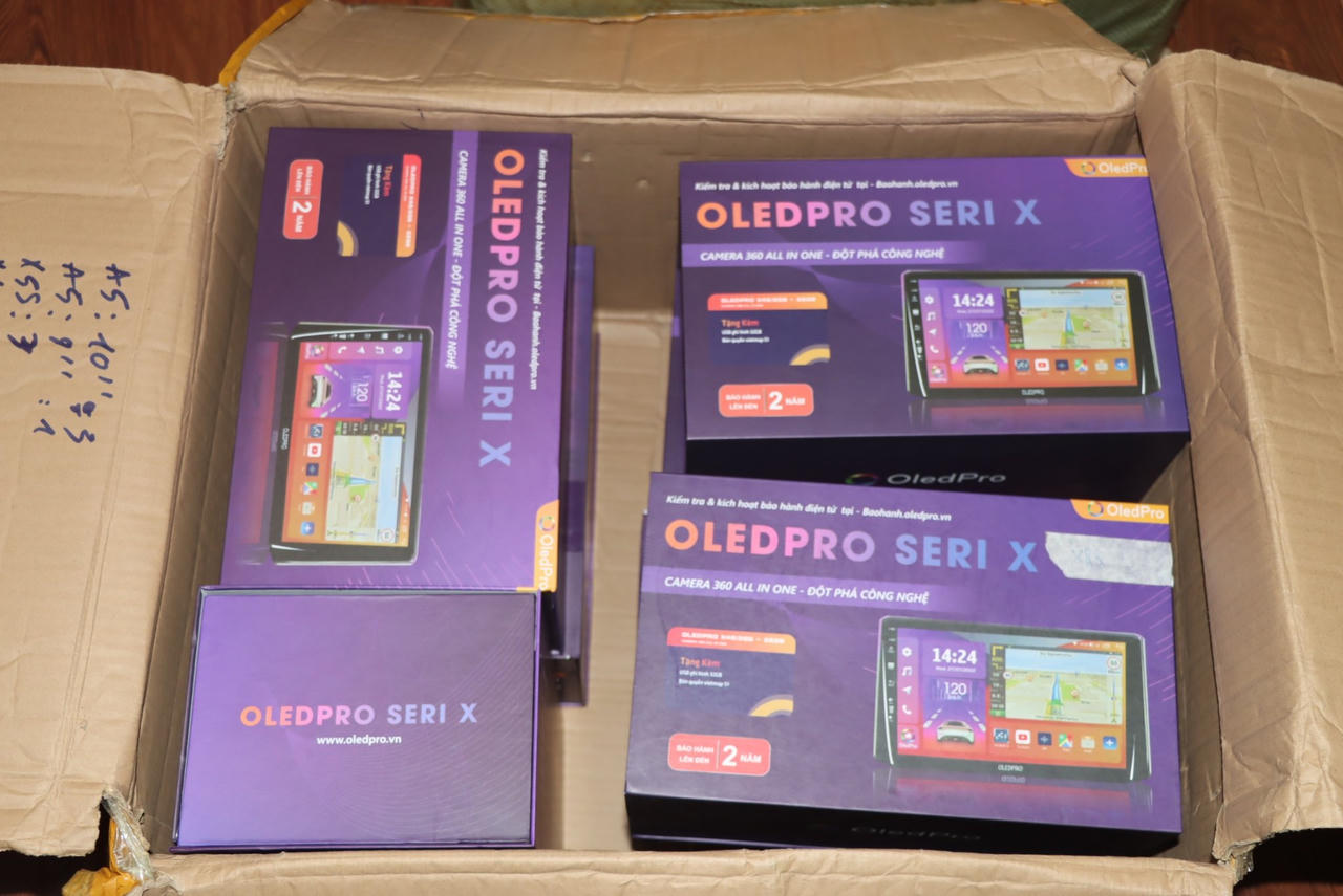 Kiểm tra, phát hiện 'kho' màn hình và camera hành trình ô tô không rõ xuất xứ bán trên Shopee