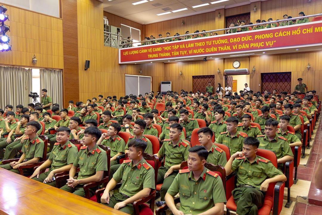 Cen Academy phối hợp cùng đoàn thanh niên Bộ Tư lệnh cảnh vệ định hướng nghề nghiệp, tư vấn giới thiệu việc làm cho Hạ sĩ quan, chiến sỹ nghĩa vụ