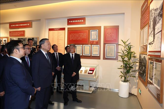 Tổng Bí thư, Chủ tịch nước Tô Lâm thăm, làm việc tại Trường Đảng Trung ương Đảng Cộng sản Trung Quốc