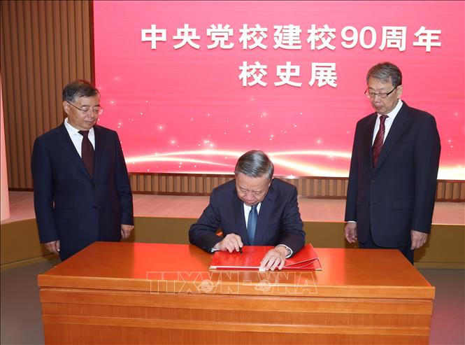 Tổng Bí thư, Chủ tịch nước Tô Lâm thăm, làm việc tại Trường Đảng Trung ương Đảng Cộng sản Trung Quốc