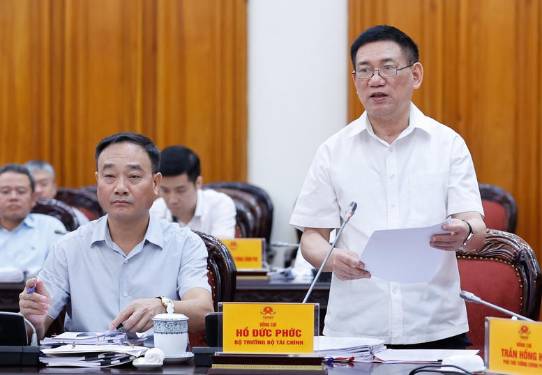 Thủ tướng chủ trì cuộc họp về 3 dự án luật thuế và quản lý vốn