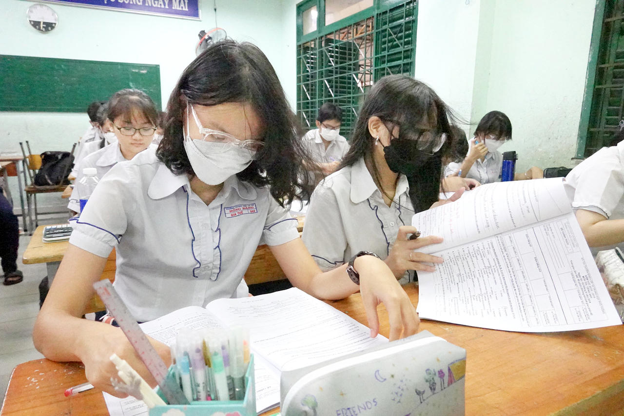 Học sinh cuối cấp áp lực trước kỳ thi 2025