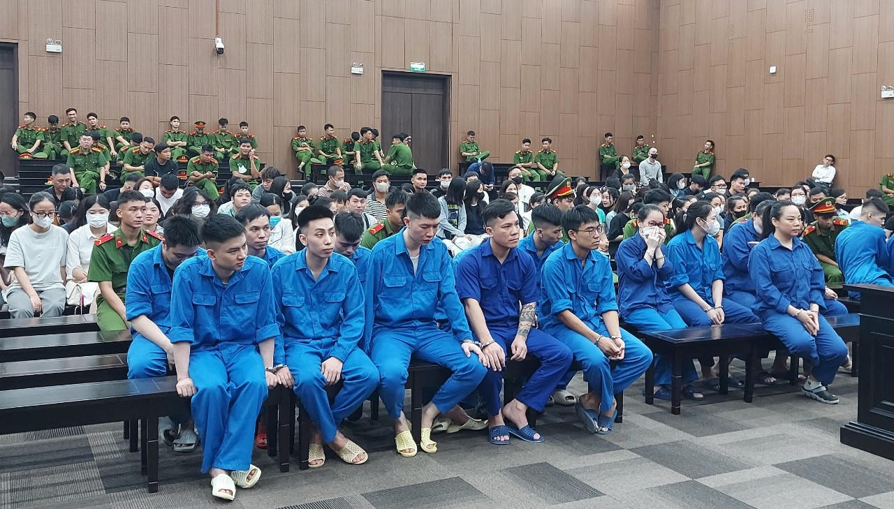 Đường dây cho vay qua app lãi suất hơn 2000%/năm: Cáo trạng vạch rõ 5 phương thức đe dọa, gây áp lực của các bị cáo