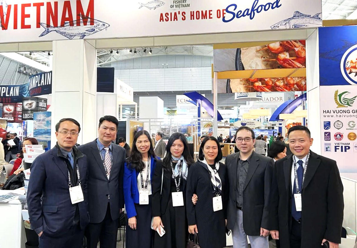 Thương vụ Việt Nam nối dài 'Biên giới mềm' Quốc gia - Bài 2: 'Phao cứu sinh' của doanh nghiệp