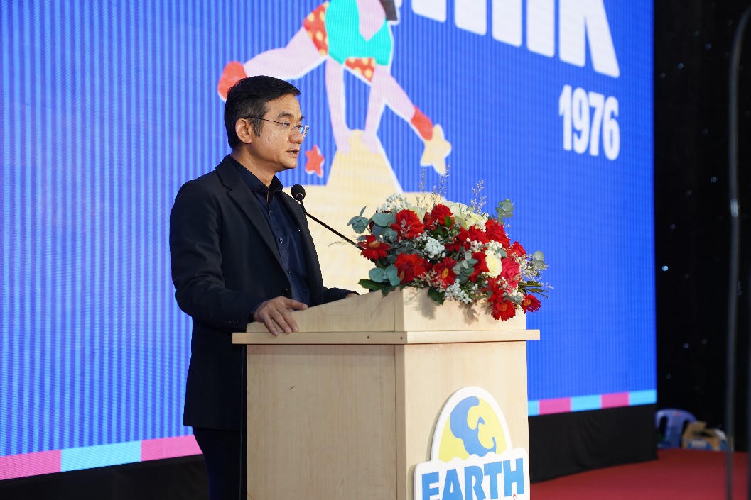 Nhà vô địch Robotacon WRO 2024 nhận giải thưởng "Raising the bar" của Vinamilk cho dự án Robot vì môi trường 