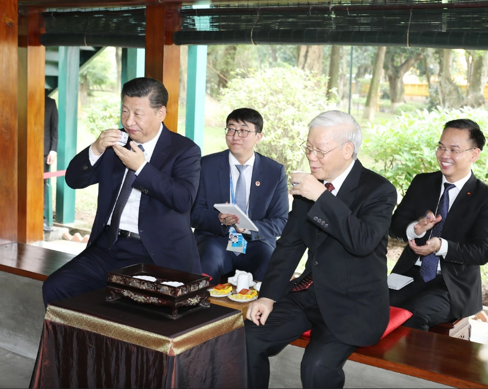 Nhớ những lần cố Tổng Bí thư Nguyễn Phú Trọng vào dâng hương tưởng niệm Bác